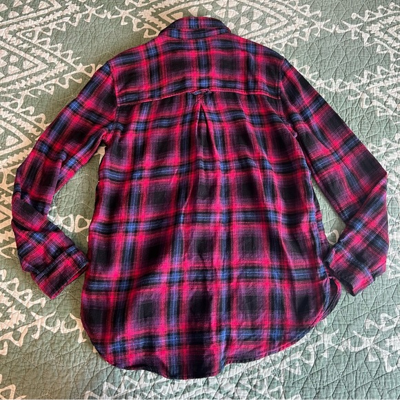 American eagle outfitters boyfriend fit plaid button down flannel size medium - Picture 2 of 4